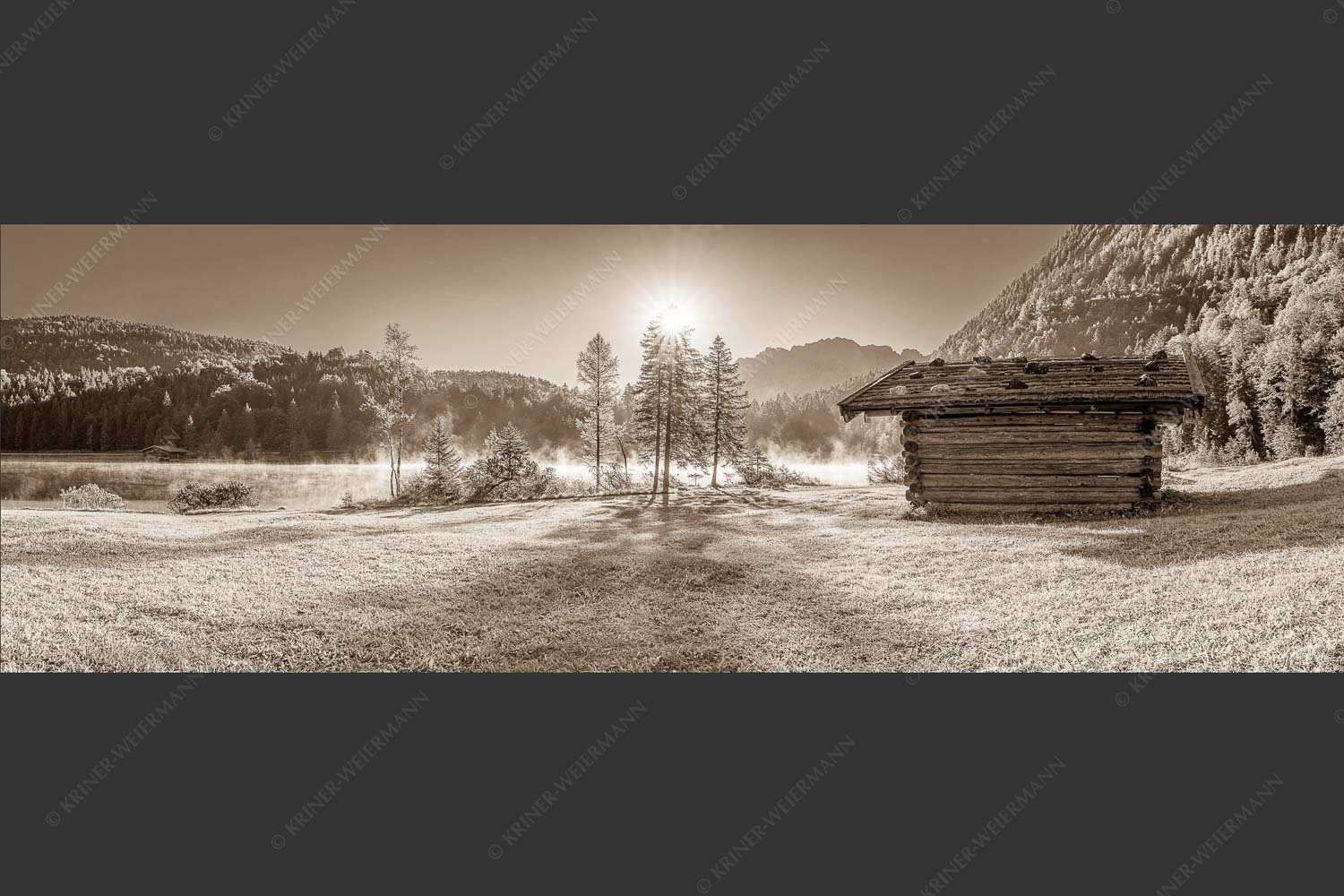 Auf der Nordseite des Wettersteingebirges liegt der Ferchensee in traumhafter Landschaft - Ein Morgen am Ferchensee 3:1 sepia -- Ferchensee bei Mittenwald - mehr Infos bei www.Kriner-Weiermann.de