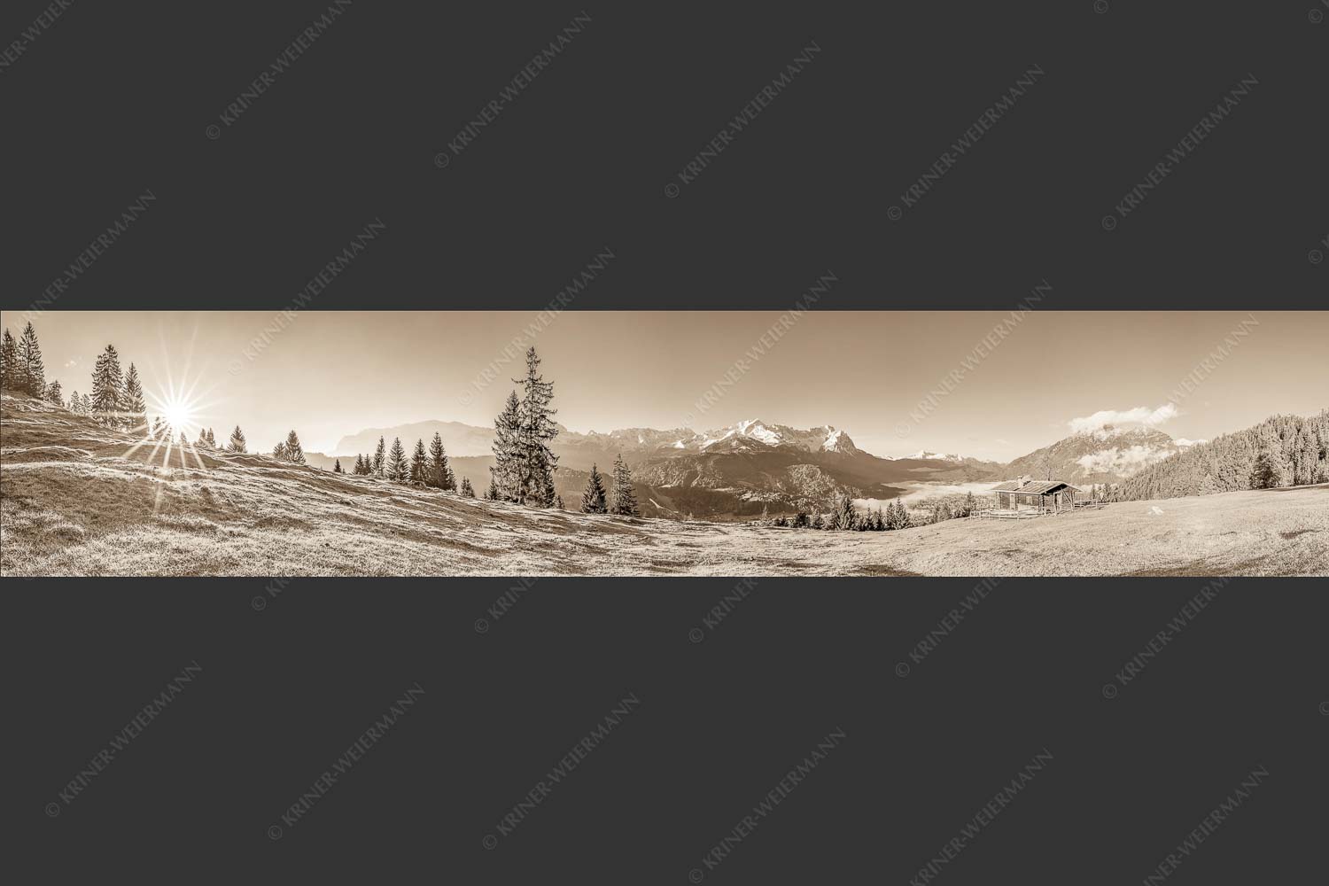 Sonnenaufgang an der Eckenhütte mit Blick zum Zugspitzmassiv - Ein Morgen an der Eckenhütte 5:1 sepia -- Garmisch-Partenkirchen mit Zugspitze und Kramer - mehr Infos bei www.Kriner-Weiermann.de