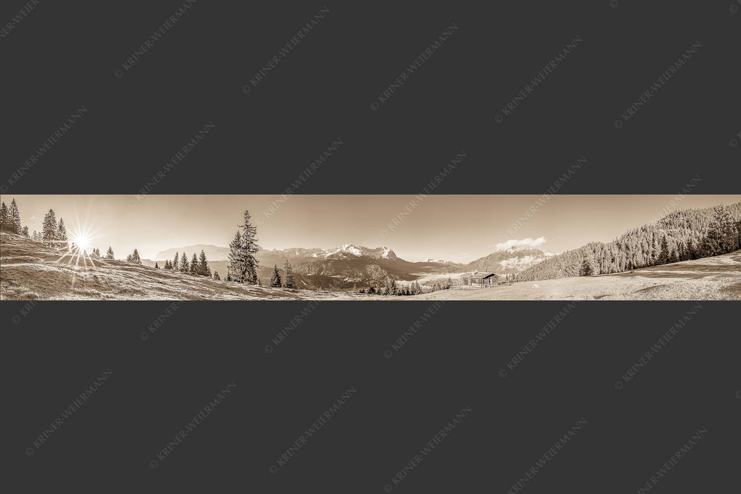 Sonnenaufgang an der Eckenhütte mit Blick zum Zugspitzmassiv - Ein Morgen an der Eckenhütte 7:1 sepia -- Garmisch-Partenkirchen mit Zugspitze und Kramer - mehr Infos bei www.Kriner-Weiermann.de