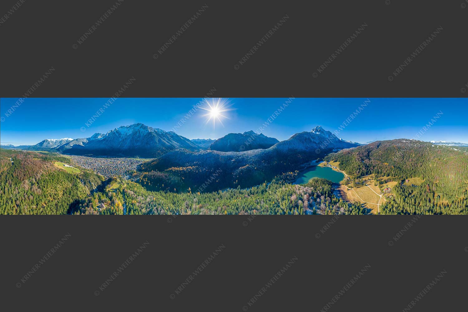 Blick auf Mittenwald am Karwendel und dem Lautersee am Wetterstein - Erstes Weiss 4:1  -- Mittenwald und Lautersee - mehr Infos bei www.Kriner-Weiermann.de