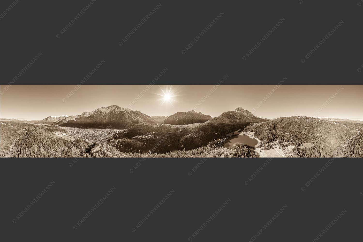 Blick auf Mittenwald am Karwendel und dem Lautersee am Wetterstein - Erstes Weiss 5:1 sepia -- Mittenwald und Lautersee - mehr Infos bei www.Kriner-Weiermann.de