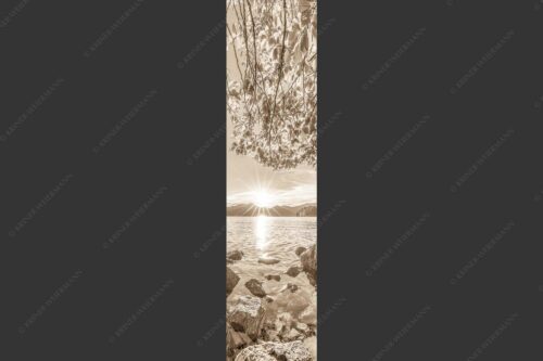 Blick über den Walchensee mit Insel Sassau zum Sonnenuntergang im Estergebirge - Fenster zum See 1:4 sepia -- Walchensee Insel Sassau mit Estergebirge - mehr Infos bei www.Kriner-Weiermann.de
