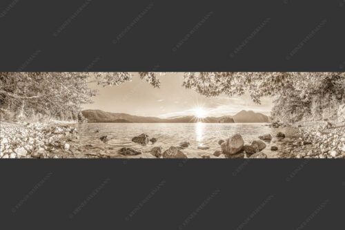 Blick über den Walchensee mit Insel Sassau zum Sonnenuntergang im Estergebirge - Fenster zum See 4:1 sepia -- Walchensee Insel Sassau mit Estergebirge - mehr Infos bei www.Kriner-Weiermann.de