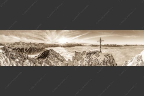 Blick vom Signalkopf über Wolkenmeer über dem Oberen Isartal zum Sonnenuntergang im Wetterstein - Fortuna II 4:1 sepia -- Klettern zum Signalkopf - mehr Infos bei www.Kriner-Weiermann.de