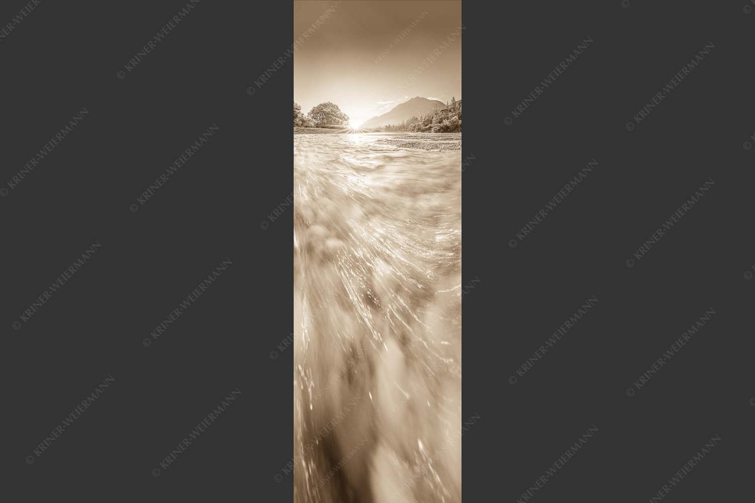 Sonnenaufgang an der Isar mit Karwendelgebirge - Freude am Fließen 1:3 sepia -- Isar Wasser - mehr Infos bei www.Kriner-Weiermann.de