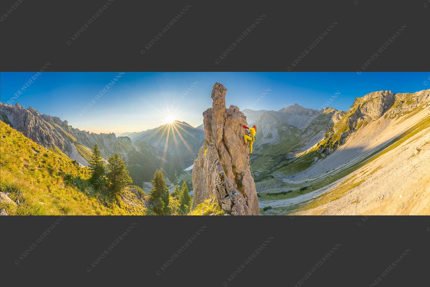 Klettererin unterwegs im Soiern bei Sonnenaufgang - Früh am Fels 3:1  -- Klettern im Soierngebirge - mehr Infos bei www.Kriner-Weiermann.de