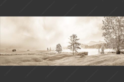 Morgenstimmung am Geroldsee mit Blick zum Karwendelgebirge - Frühnebel 2,5:1 sepia -- Geroldsee mit Karwendel - mehr Infos bei www.Kriner-Weiermann.de