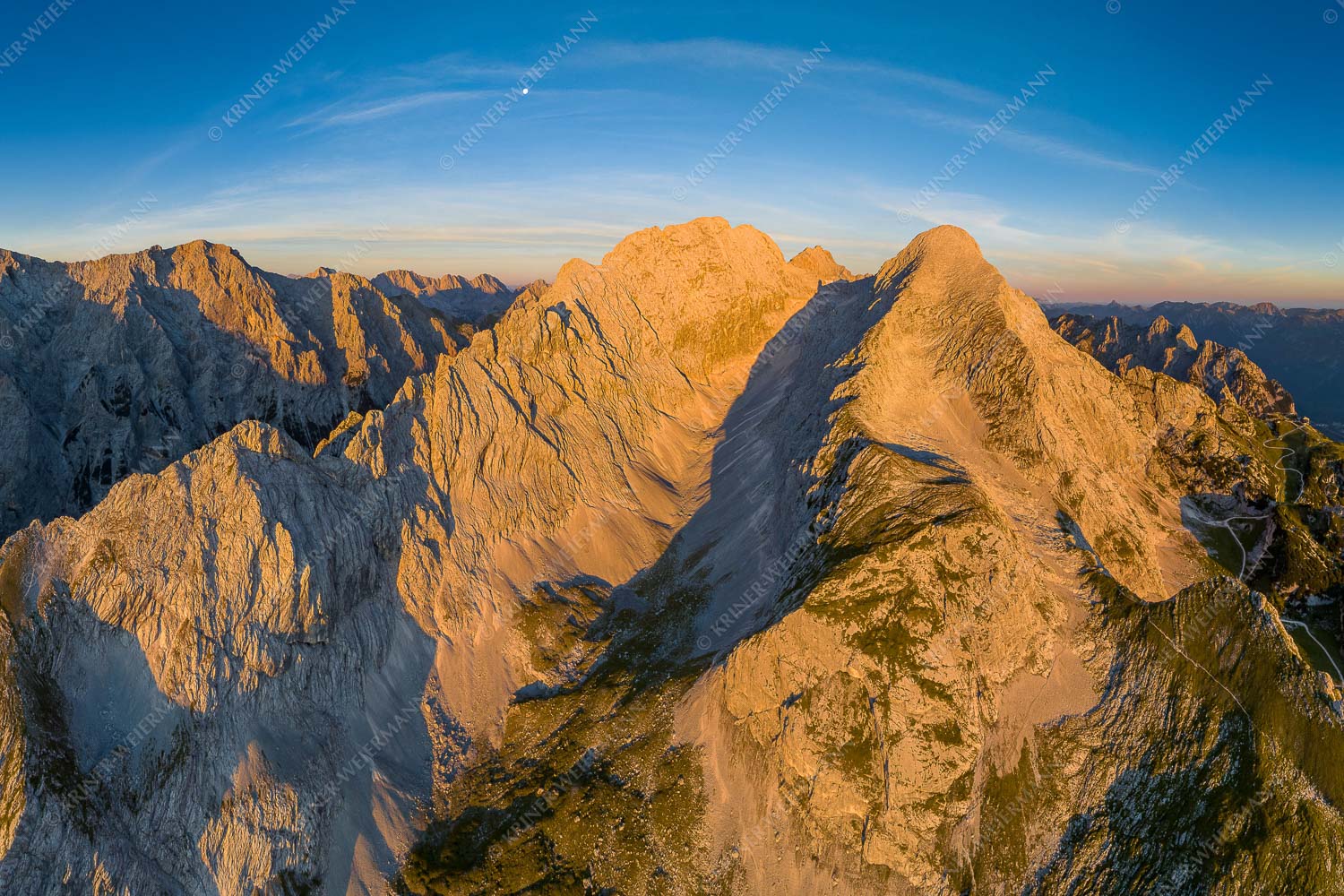 Blick ins Grieskar, Hohen Blassen und Alpspitze im Wettertsteingebirge - Gaifgrat 3:2 -- Hohen Blassen und Alpspitze - mehr Infos bei www.Kriner-Weiermann.de