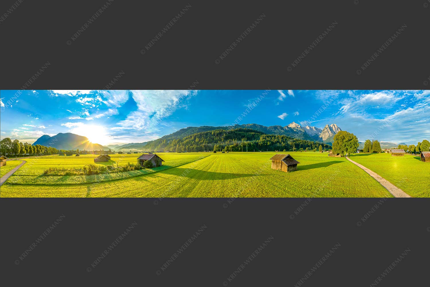 Blick zur Alpspitze und Waxenstein im Wetterstein bei Sonnenaufgang - Hammersbacherweg 4:1  -- Alpspitze Jubiläumsgrat und Waxenstein - mehr Infos bei www.Kriner-Weiermann.de