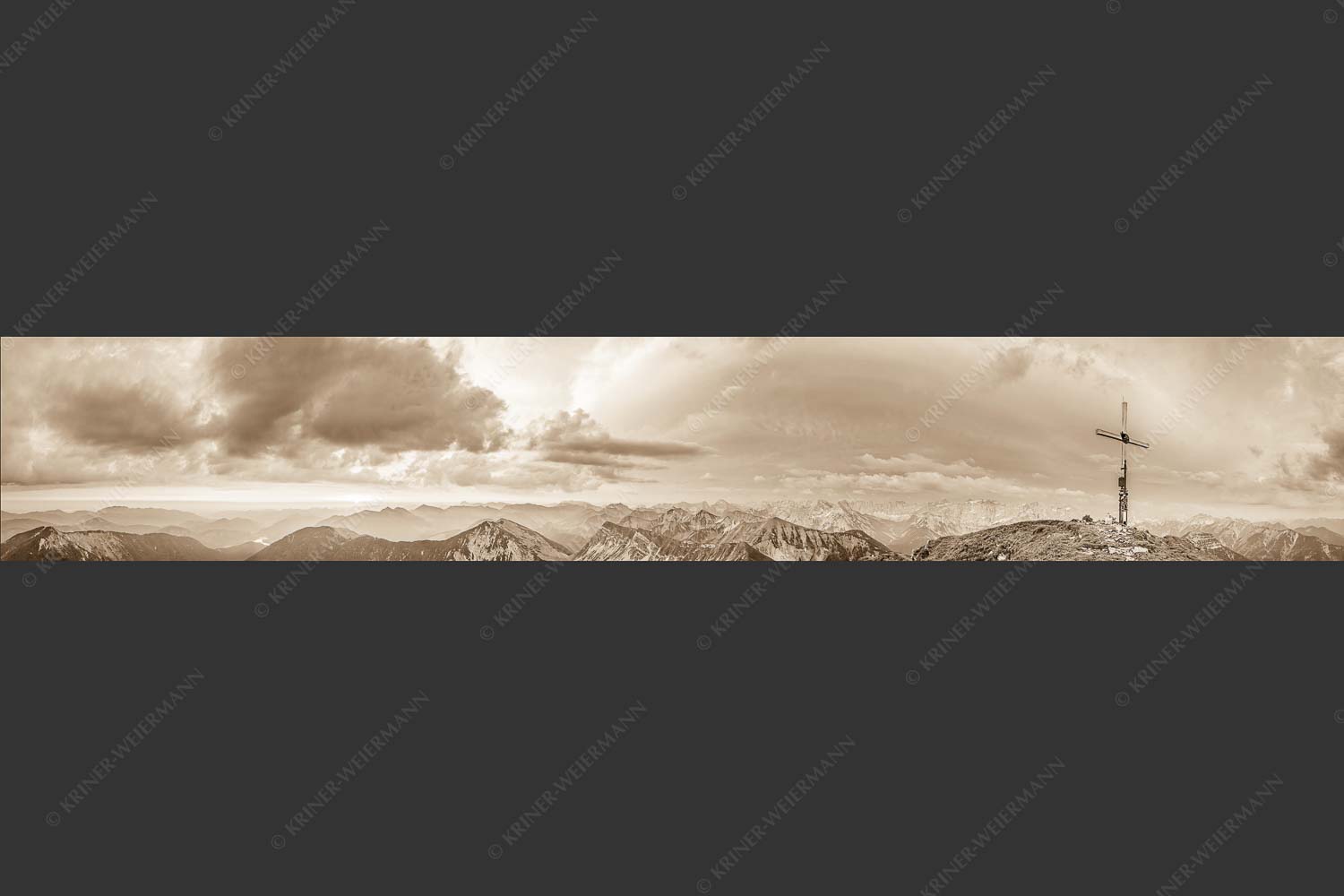 Blick vom Schafreiter in den Sonnenaufgang im Karwendel - Himmlischer Morgen 6:1 sepia -- Schafreiter - mehr Infos bei www.Kriner-Weiermann.de