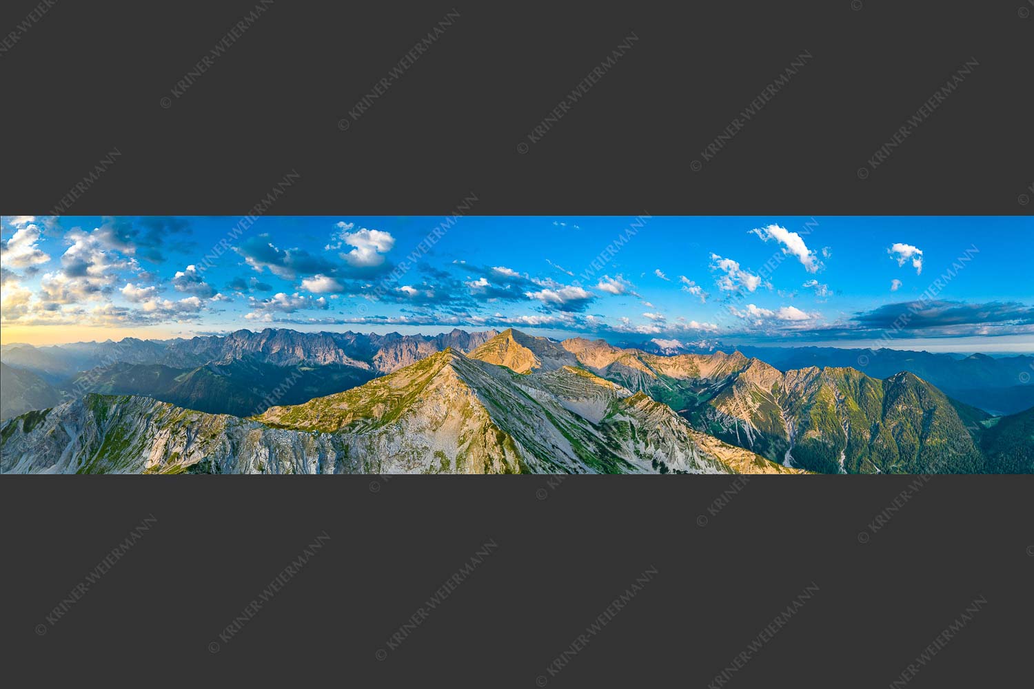 Blick über Krapfenkarspitze zur Soiernspitze im Soierngebirge - Hinterm Krapfenkar 4:1  -- Soiernspitze und Karwendel - mehr Infos bei www.Kriner-Weiermann.de