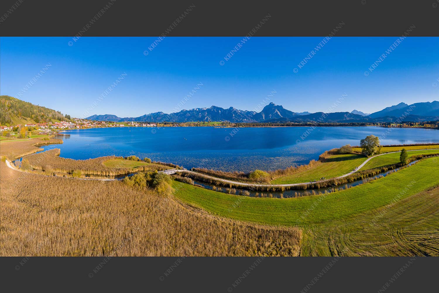 Blick über Hopfensee zum Tegelberg - Hopfensee 2:1  -- Wanderweg um den Hopfensee - mehr Infos bei www.Kriner-Weiermann.de