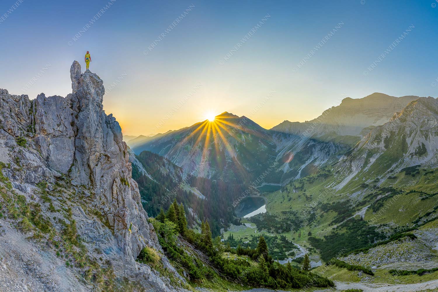 Spitzenerlebnis beim Sonnenaufgang im Soierngebirge - Ich sehe was du nicht siehst 3:2  -- Klettern im Karwendel - mehr Infos bei www.Kriner-Weiermann.de