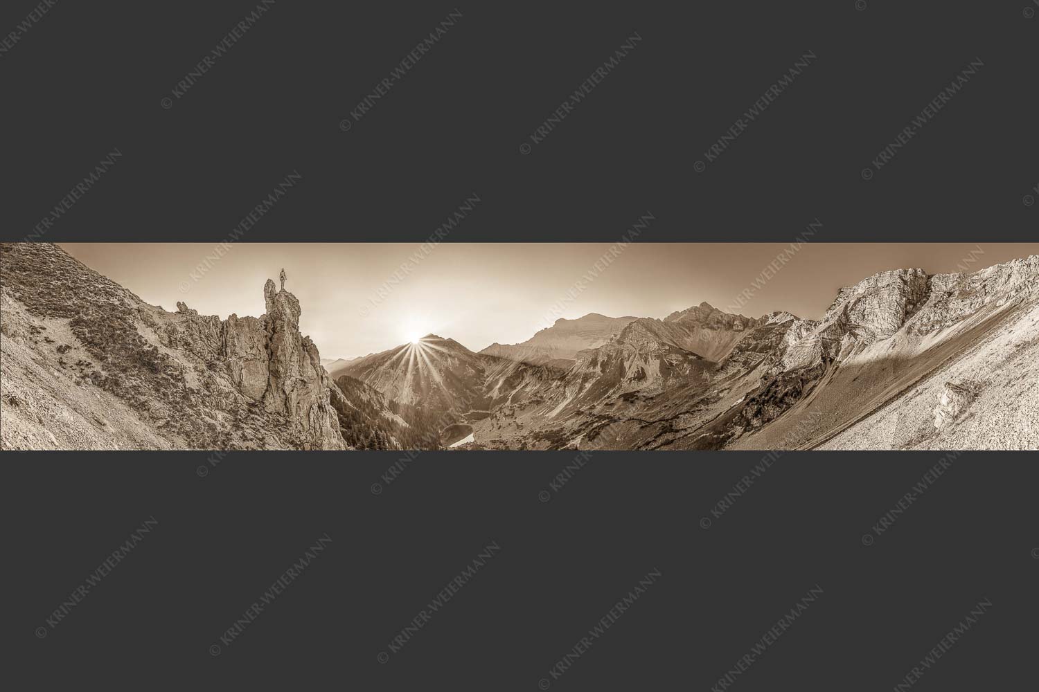 Spitzenerlebnis beim Sonnenaufgang im Soierngebirge - Ich sehe was du nicht siehst 5:1 sepia -- Klettern im Karwendel - mehr Infos bei www.Kriner-Weiermann.de