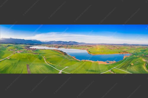 Blick über den Riegsee ins Werdenfelser Land - Im Blauen Land 3:1  -- Riegsee - mehr Infos bei www.Kriner-Weiermann.de