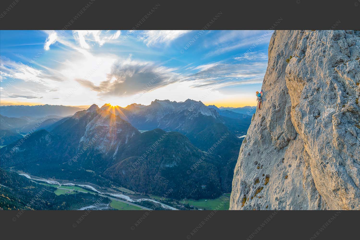 Vroni Kammermeier in der Route -die Kür- an der Gerber Südwand im Karwendel - In der Kür 2:1  -- Klettern Gerbersüdwand im Karwendel - mehr Infos bei www.Kriner-Weiermann.de