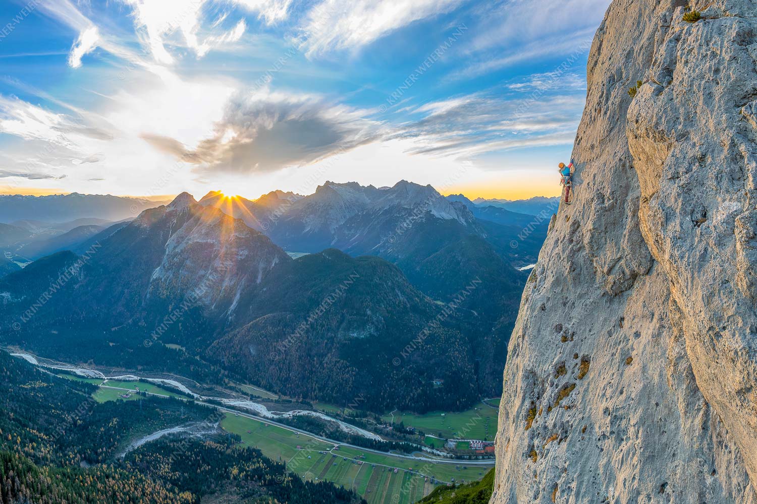 Vroni Kammermeier in der Route -die Kür- an der Gerber Südwand im Karwendel - In der Kür 3:2  -- Klettern Gerbersüdwand im Karwendel - mehr Infos bei www.Kriner-Weiermann.de