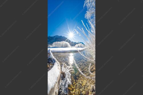 Blick über die winterliche Isar zum Soiern- und Karwendelgebirge - Isarstern 1:2  -- Isar bei Krün mit Karwendel - mehr Infos bei www.Kriner-Weiermann.de