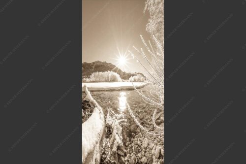 Blick über die winterliche Isar zum Soiern- und Karwendelgebirge - Isarstern 1:2 sepia -- Isar bei Krün mit Karwendel - mehr Infos bei www.Kriner-Weiermann.de