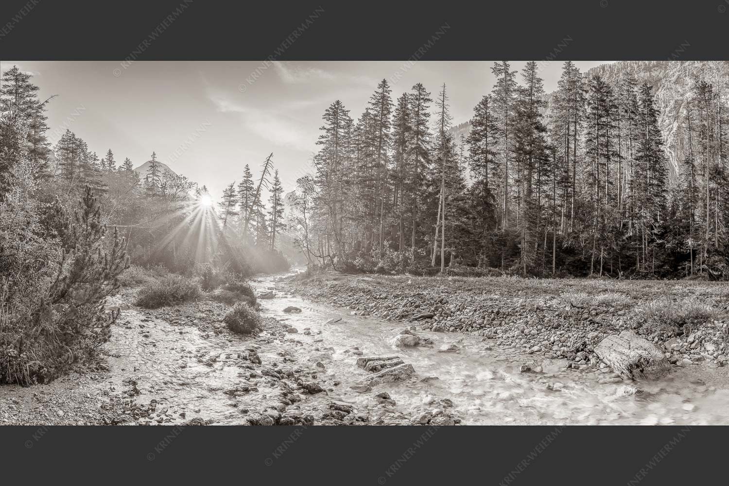 Die Nebelstimmung mit den ersten Sonnenstrahlen verleihen einen ganz besonderen Flair - Isarursprung I 2:1 sepia -- Isarquelle im Karwendelgebirge - mehr Infos bei www.Kriner-Weiermann.de