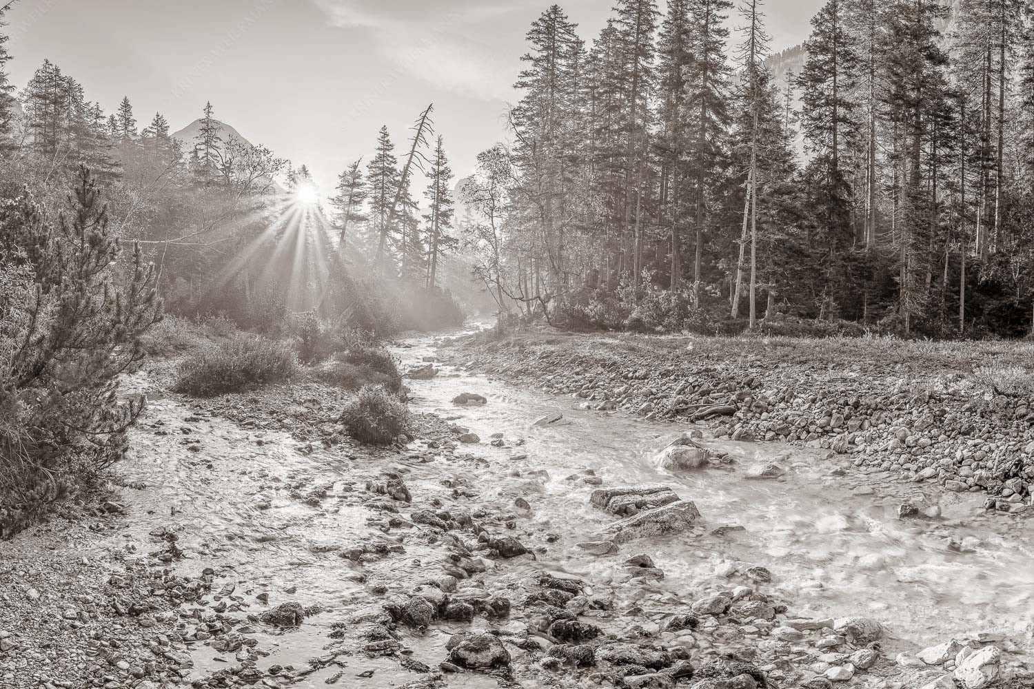 Die Nebelstimmung mit den ersten Sonnenstrahlen verleihen einen ganz besonderen Flair - Isarursprung I 3:2 sepia -- Isarquelle im Karwendelgebirge - mehr Infos bei www.Kriner-Weiermann.de