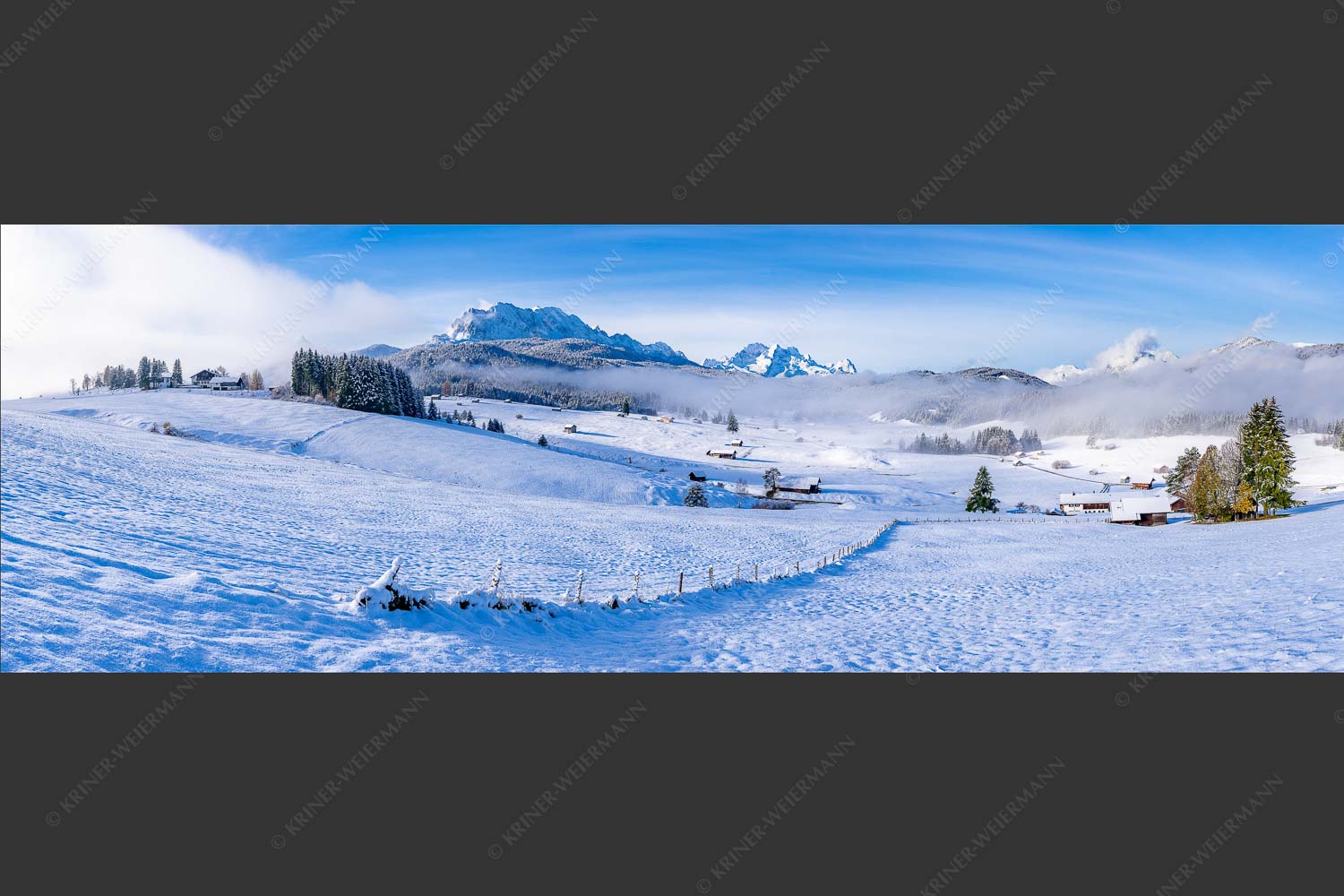 Blick am Tonihof vorbei zum Wetterstein- und Estergebirge - Jetz is er da 3:1  -- Winterlandschaft Werdenfels mit Wetterstein - mehr Infos bei www.Kriner-Weiermann.de