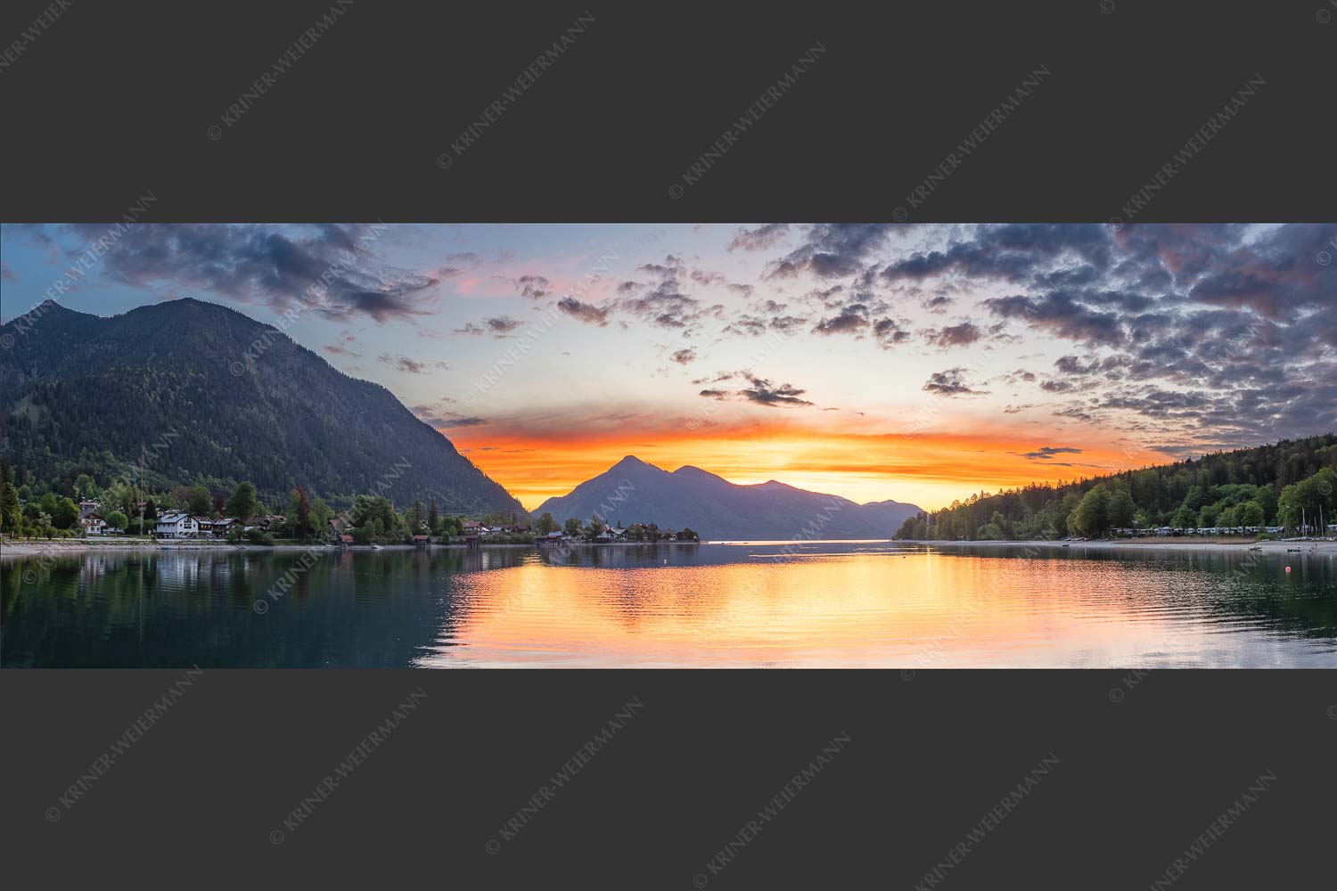 Blick über den Walchensee zum Sonnenaufgang am Jochberg - Jochberg Erwachen 3:1  -- Walchensee - mehr Infos bei www.Kriner-Weiermann.de
