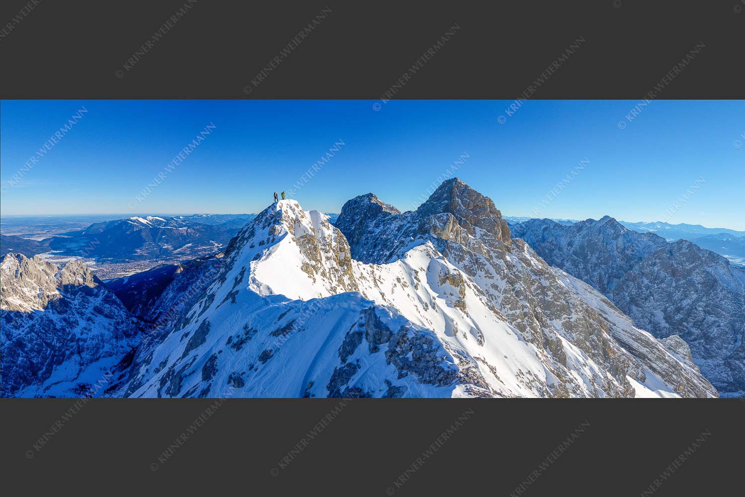 Mühsam gestaltet sich die Kletterei auf dem Jubiläusgrat im Winter - Jubigrat Winter 2,5:1  -- Zwischen Alpspitze und Zugspitze - mehr Infos bei www.Kriner-Weiermann.de