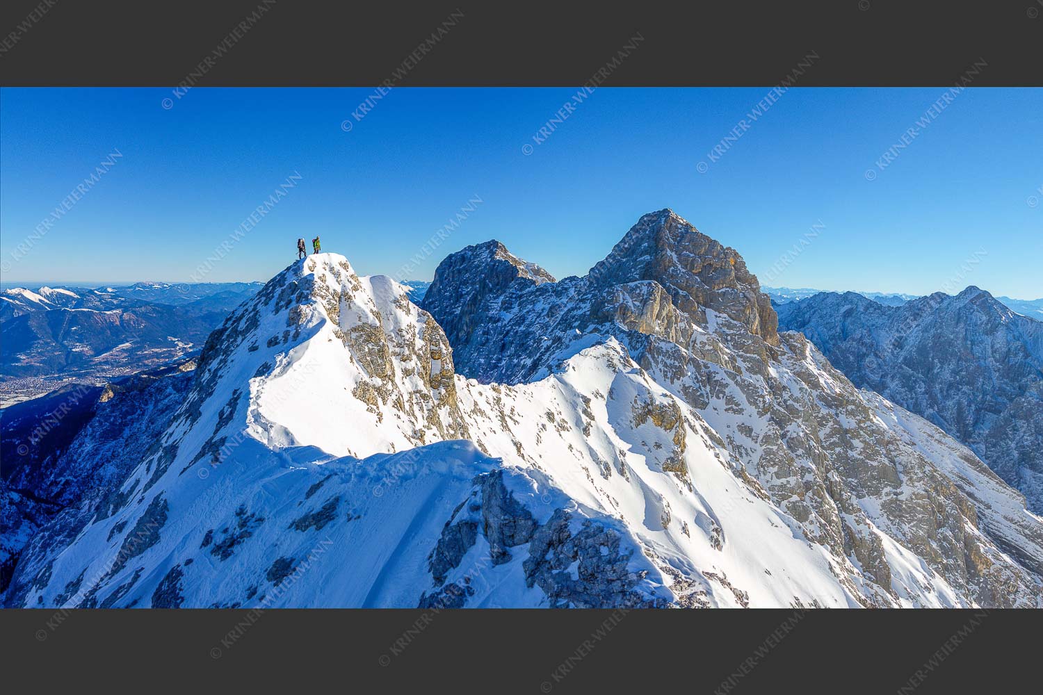 Mühsam gestaltet sich die Kletterei auf dem Jubiläusgrat im Winter - Jubigrat Winter 2:1  -- Zwischen Alpspitze und Zugspitze - mehr Infos bei www.Kriner-Weiermann.de