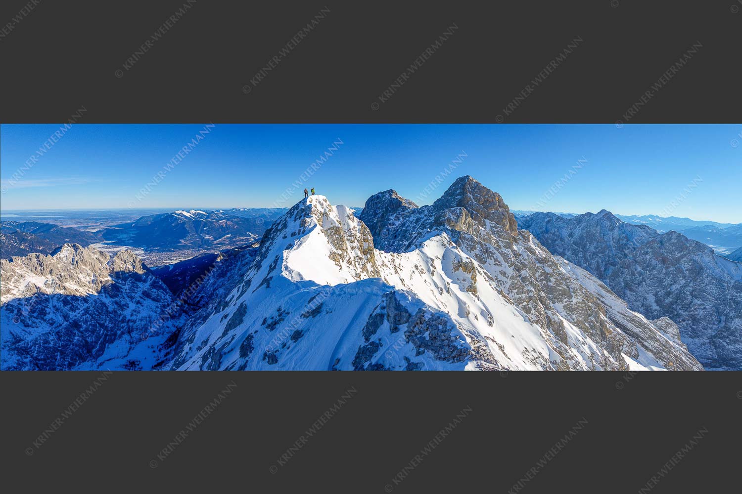 Mühsam gestaltet sich die Kletterei auf dem Jubiläusgrat im Winter - Jubigrat Winter 3:1  -- Zwischen Alpspitze und Zugspitze - mehr Infos bei www.Kriner-Weiermann.de