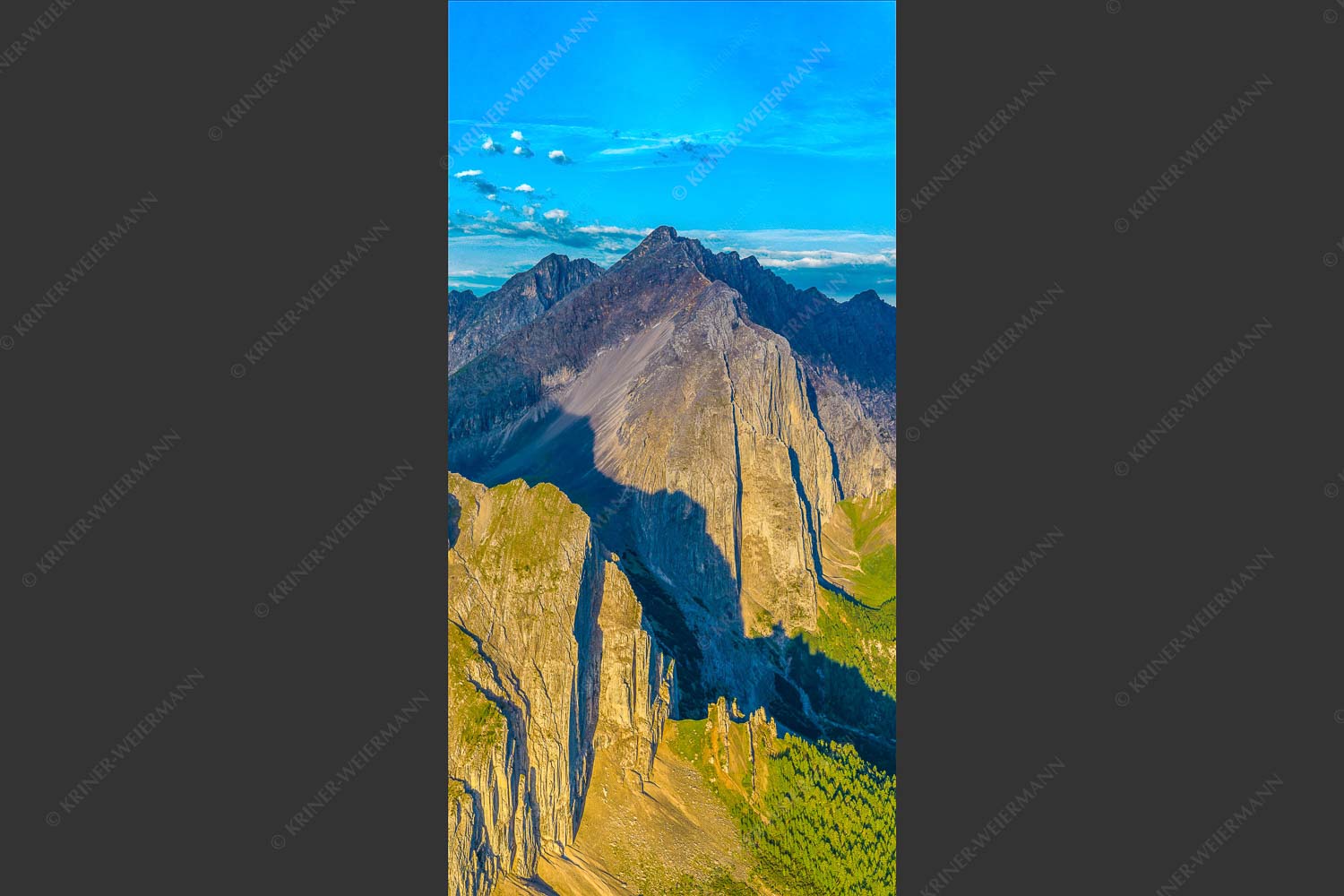 Speckkar und Lafatscher am Halleranger bei erstem Licht nach Gewitter - Karwendel Dome 1:2  -- Lafatscher im Karwendel - mehr Infos bei www.Kriner-Weiermann.de