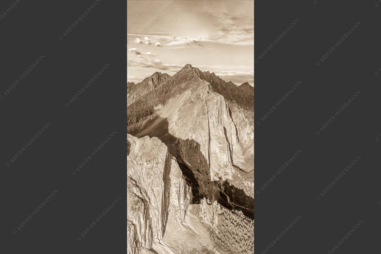 Speckkar und Lafatscher am Halleranger bei erstem Licht nach Gewitter - Karwendel Dome 1:2 sepia -- Lafatscher im Karwendel - mehr Infos bei www.Kriner-Weiermann.de
