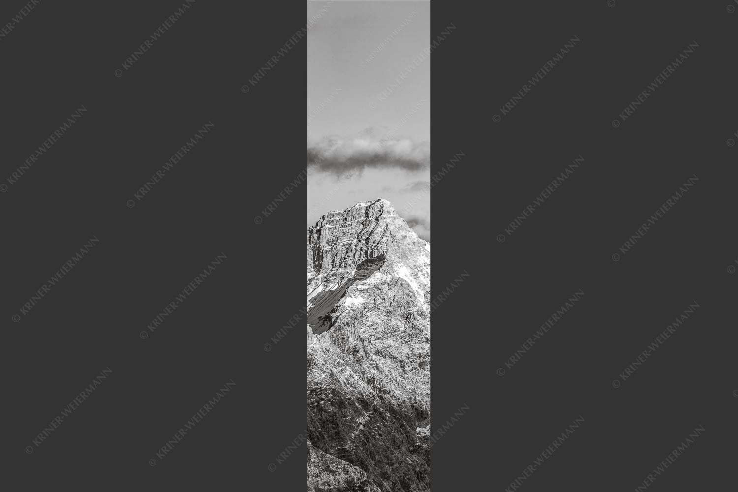 Kaltwasserkar-, und Birkkarspitze im Karwendel angezuckert Anfang August - Karwendelgrößen 1:4 sw -- Kaltwasserkarspitze und Birkkarspitze - mehr Infos bei www.Kriner-Weiermann.de