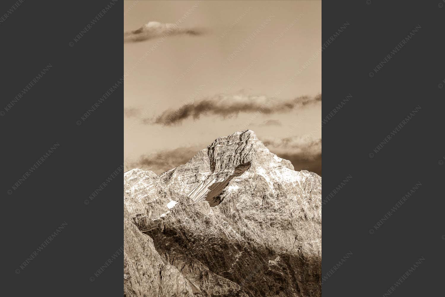 Kaltwasserkar-, und Birkkarspitze im Karwendel angezuckert Anfang August - Karwendelgrößen 2:3 sepia -- Kaltwasserkarspitze und Birkkarspitze - mehr Infos bei www.Kriner-Weiermann.de