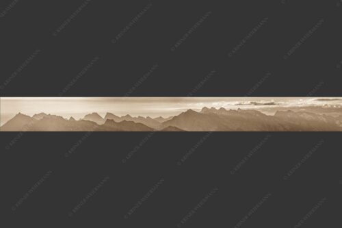 Blick auf das westliche Karwendel bei Sonnenaufgang - Karwendelseite 10:1 sepia -- Karwendelgipfel Sonnenaufgang - mehr Infos bei www.Kriner-Weiermann.de