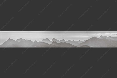 Blick auf das westliche Karwendel bei Sonnenaufgang - Karwendelseite 7:1 sw -- Karwendelgipfel Sonnenaufgang - mehr Infos bei www.Kriner-Weiermann.de
