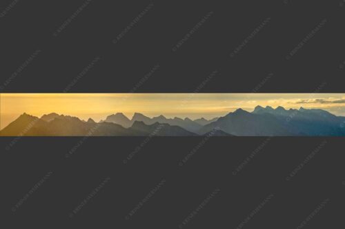 Blick auf das westliche Karwendel bei Sonnenaufgang - Karwendelseite 8:1  -- Karwendelgipfel Sonnenaufgang - mehr Infos bei www.Kriner-Weiermann.de