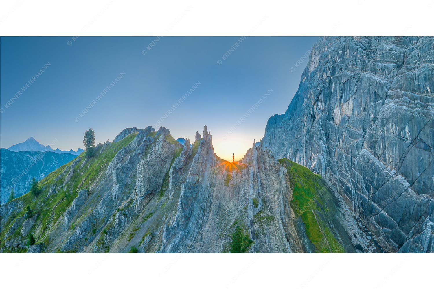 Sonnenaufgang im Halleranger im Karwendelgebirge - Auf die Spitze getrieben_2zu1 - mehr Infos bei www.Kriner-Weiermann.de