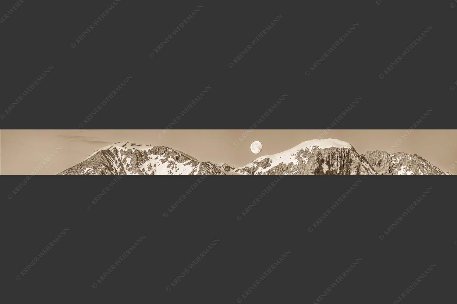 Monduntergang an der Hohen Munde in den Mieminger Bergen - Mond und Munde 10:1 sepia -- Hohe Munde Vollmond - mehr Infos bei www.Kriner-Weiermann.de