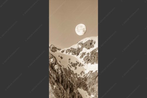 Monduntergang an der Hohen Munde in den Mieminger Bergen - Mond und Munde 1:2 sepia -- Hohe Munde Vollmond - mehr Infos bei www.Kriner-Weiermann.de