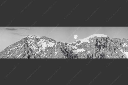 Monduntergang an der Hohen Munde in den Mieminger Bergen - Mond und Munde 4:1 sw -- Hohe Munde Vollmond - mehr Infos bei www.Kriner-Weiermann.de