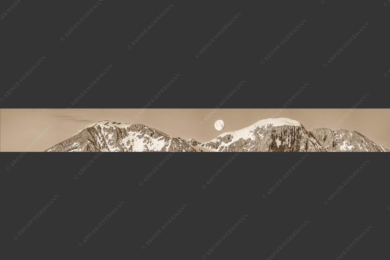 Monduntergang an der Hohen Munde in den Mieminger Bergen - Mond und Munde 9:1 sepia -- Hohe Munde Vollmond - mehr Infos bei www.Kriner-Weiermann.de