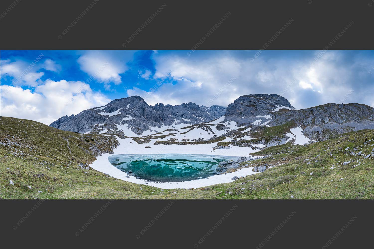 Am Anfang des Grieskars liegt der Stuibensee - Stuibensee III 2,5:1  -- Frühling im Wettersteingebirge - mehr Infos bei www.Kriner-Weiermann.de