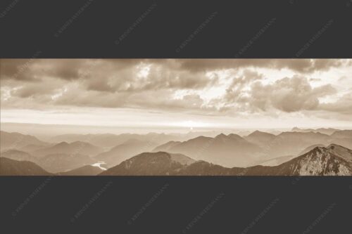 Blick in den Sonnenaufgang vom Schafreiter im Karwendelgebirge - Toller Morgen 3:1 sepia -- Schafreiter Sonnenaufgang - mehr Infos bei www.Kriner-Weiermann.de
