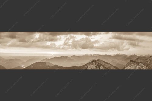 Blick in den Sonnenaufgang vom Schafreiter im Karwendelgebirge - Toller Morgen 4:1 sepia -- Schafreiter Sonnenaufgang - mehr Infos bei www.Kriner-Weiermann.de