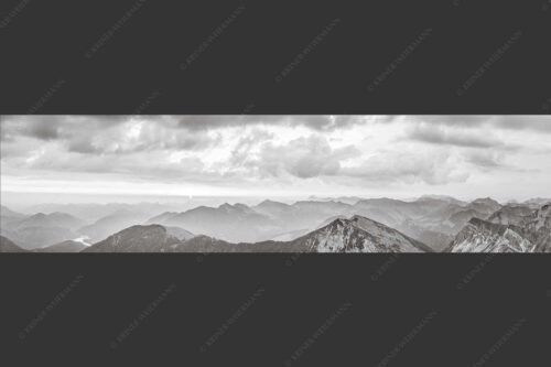Blick in den Sonnenaufgang vom Schafreiter im Karwendelgebirge - Toller Morgen 4:1 sw -- Schafreiter Sonnenaufgang - mehr Infos bei www.Kriner-Weiermann.de