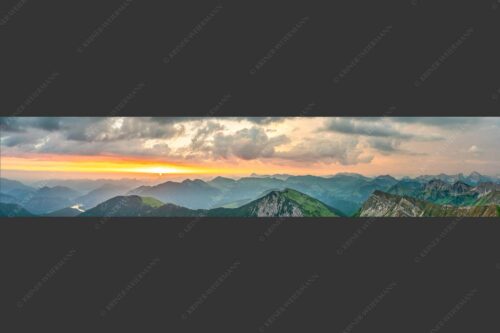 Blick in den Sonnenaufgang vom Schafreiter im Karwendelgebirge - Toller Morgen 5:1  -- Schafreiter Sonnenaufgang - mehr Infos bei www.Kriner-Weiermann.de
