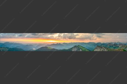 Blick in den Sonnenaufgang vom Schafreiter im Karwendelgebirge - Toller Morgen 7:1  -- Schafreiter Sonnenaufgang - mehr Infos bei www.Kriner-Weiermann.de