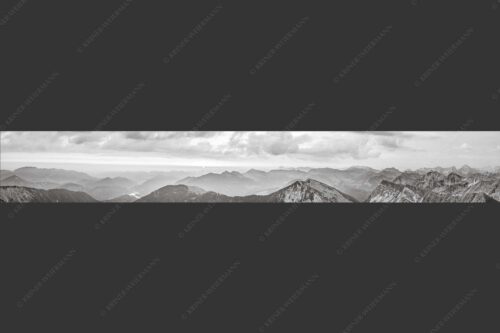 Blick in den Sonnenaufgang vom Schafreiter im Karwendelgebirge - Toller Morgen 7:1 sw -- Schafreiter Sonnenaufgang - mehr Infos bei www.Kriner-Weiermann.de