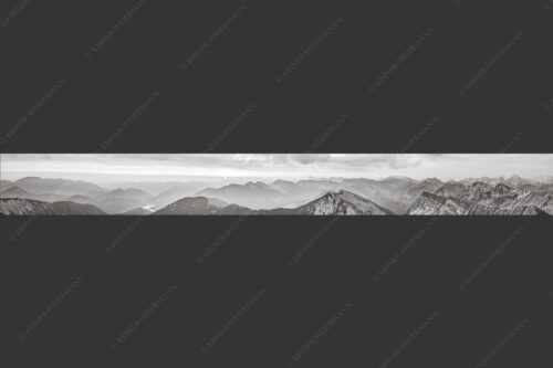 Blick in den Sonnenaufgang vom Schafreiter im Karwendelgebirge - Toller Morgen 9:1 sw -- Schafreiter Sonnenaufgang - mehr Infos bei www.Kriner-Weiermann.de